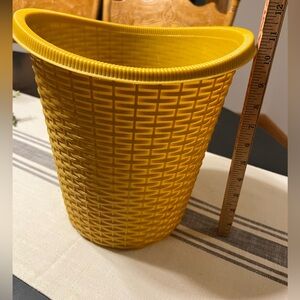 Vintage 1970’s FESCO plastic basket style waste basket, gold